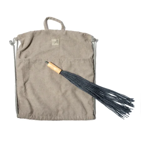 by Astrup Steckenpferd mit offenem Mund, grau