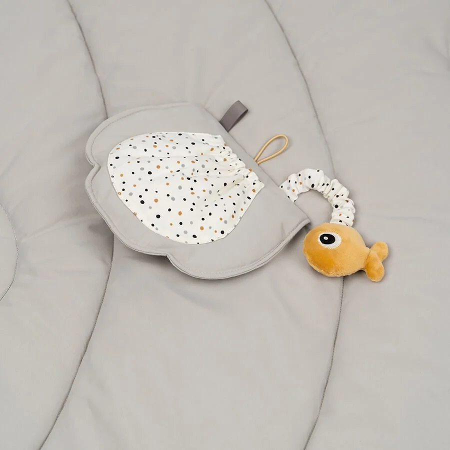 Done by Deer legetæppe, Sea friends - grå