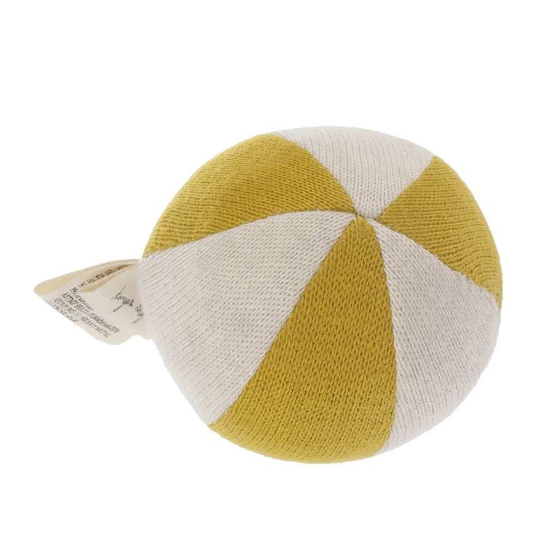 Konges Sløjd strikket bold med rangle, mustard