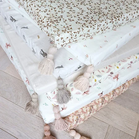 Cam Cam legemadras, Poppies