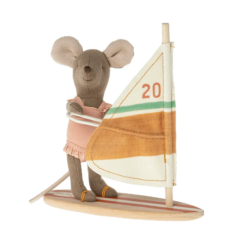 Maileg strandmus, Surfer lillesøster