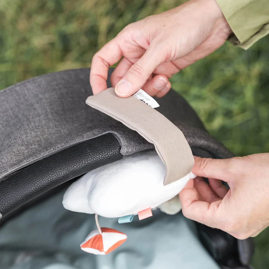 Done by Deer barnevognsuro