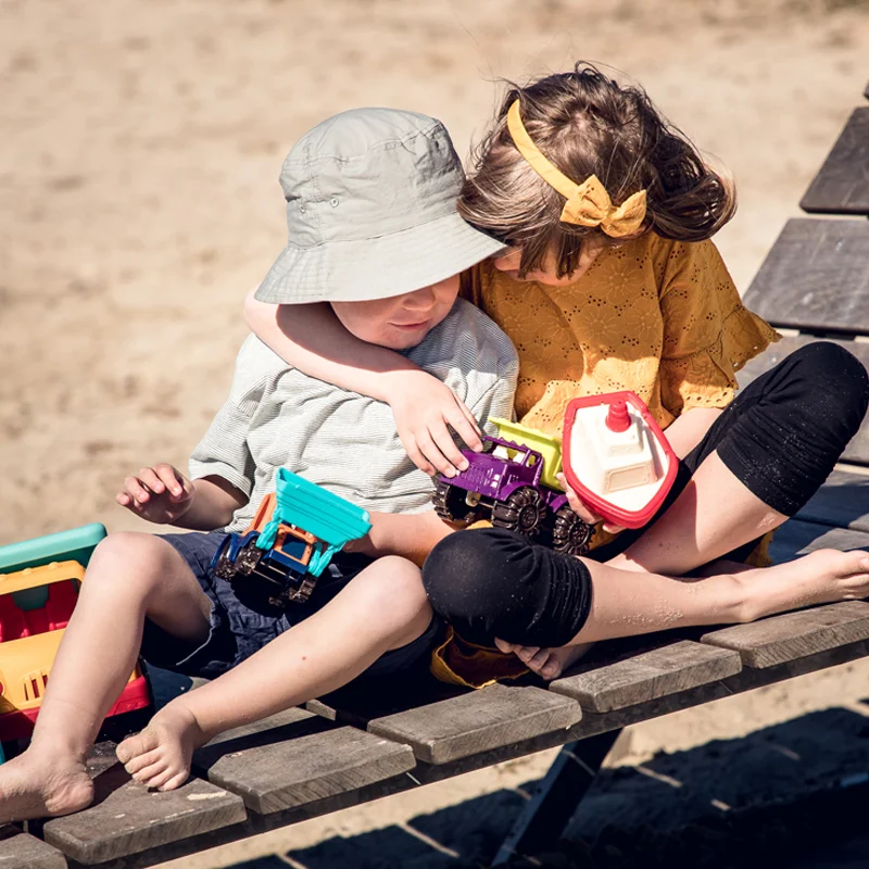 B Toys små biler, til lands og til vands