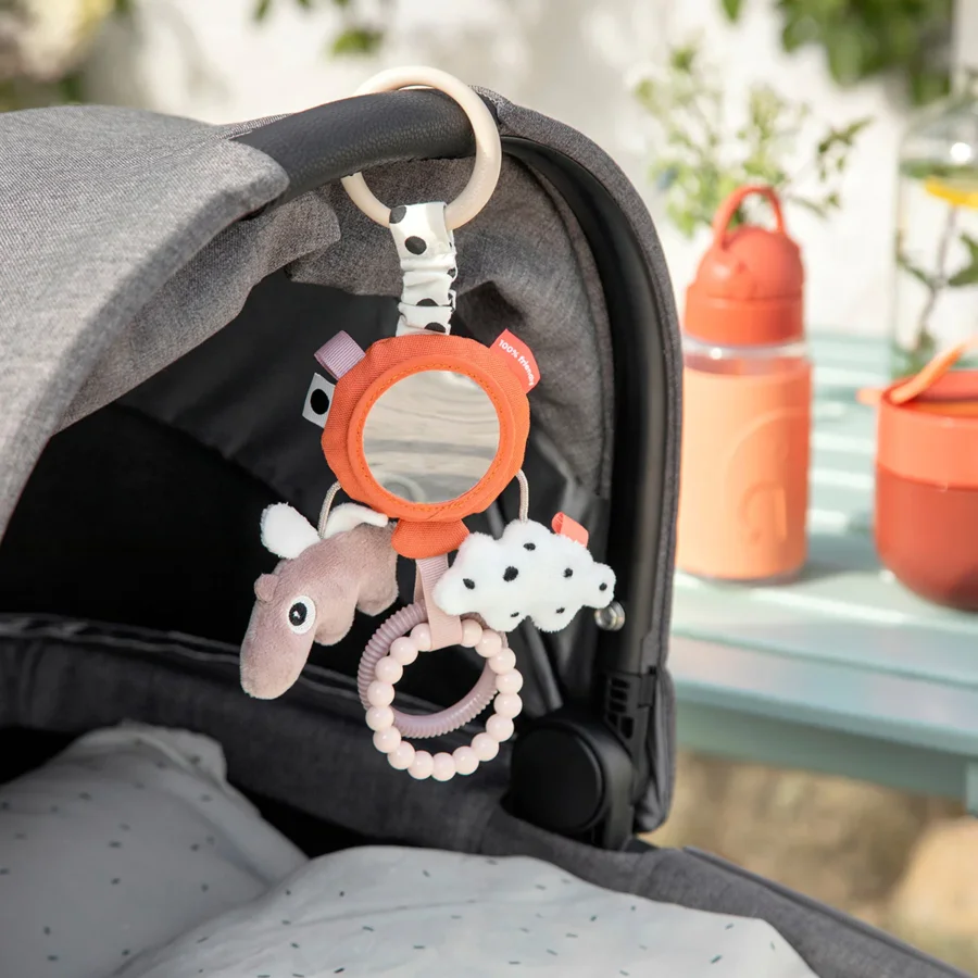 Done by Deer Aktivitetsring Happy clouds papaya