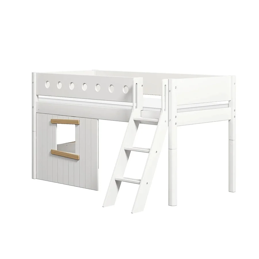 FLEXA Halvhøj seng med skrå stige & træhyttesengefronter, egetræsramme