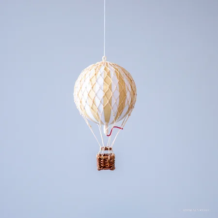 Authentic Models luftballon 8,5 cm - hvid og ivory