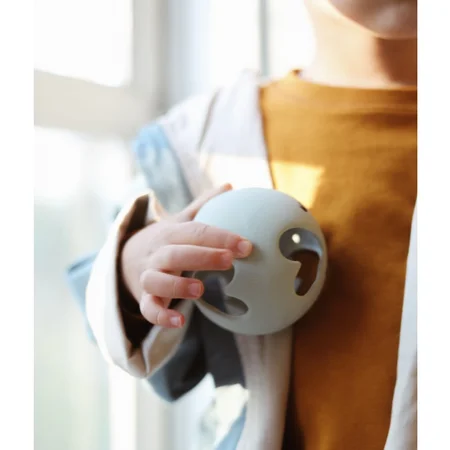 Konges Sløjd bold i naturgummi, storm grey