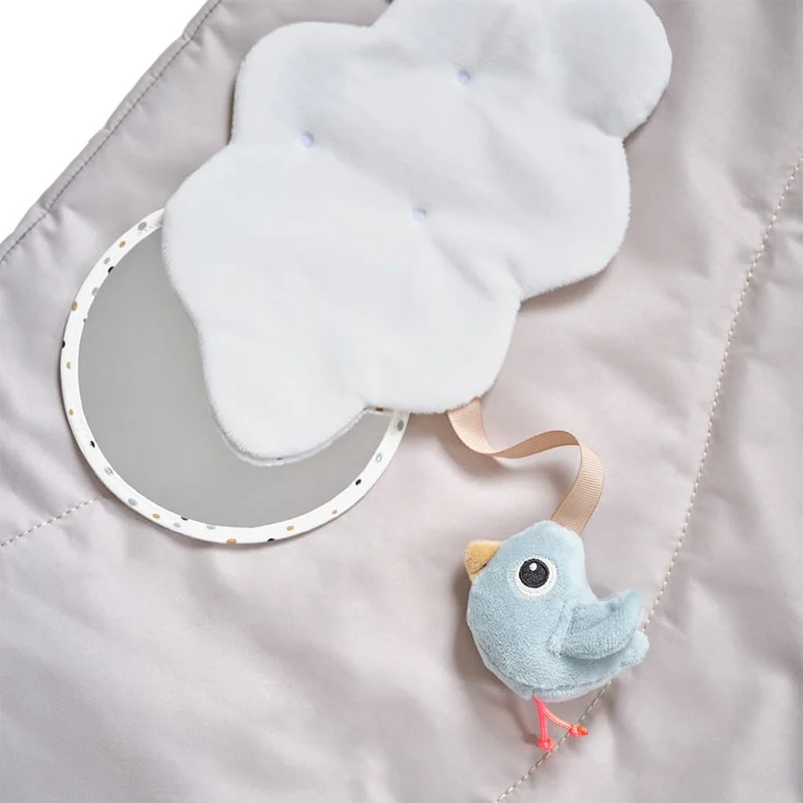 Done by Deer legetæppe, Deer friends - Sand