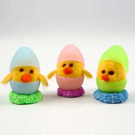 Farvede plastæg to-delt, 12 stk 6 cm