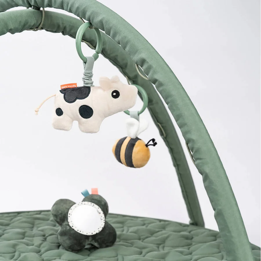 Done by Deer Aktivitetslegetæppe, Tiny Farm Green