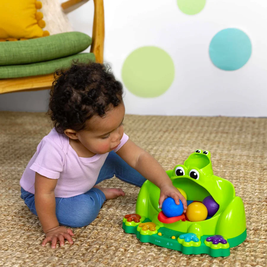 Bright Starts Poppin' Ball Frog™ Ballspiel