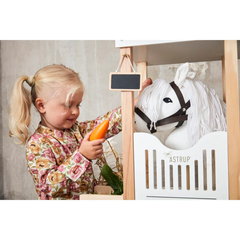 by Astrup hestestald til kæpheste