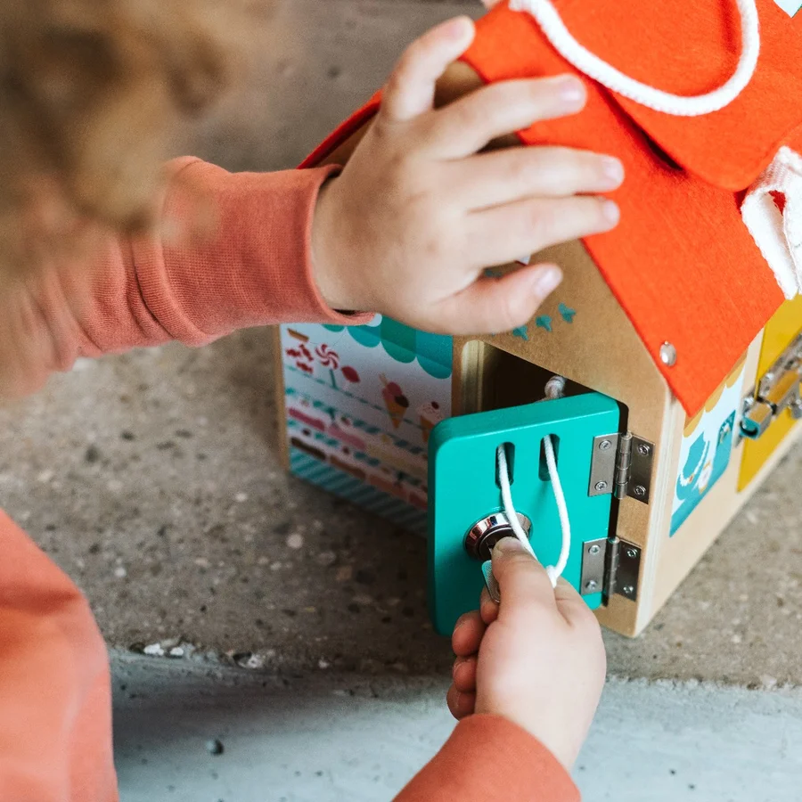 Lilliputiens åbn og luk Aktivitetshus