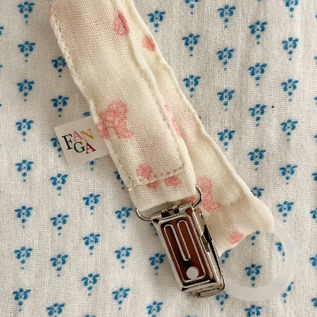 Konges Sløjd Fanga Ven Schnullerband, Ilmia