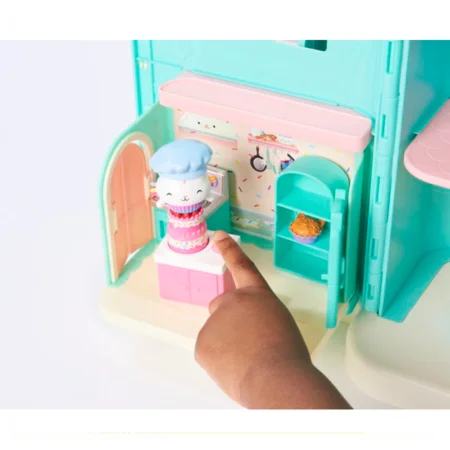 Gabby's Dollhouse, Deluxe room - Cakey's kitchen