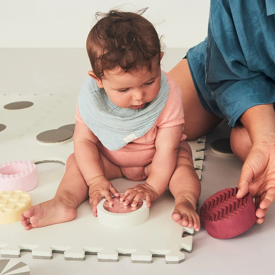 bObles sense stones, rose