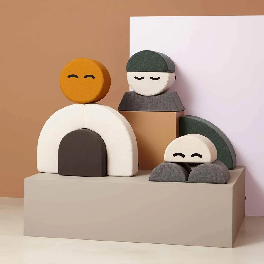 by Klip Klap tumlemøbel, Mrs Circle Face - mustard brown