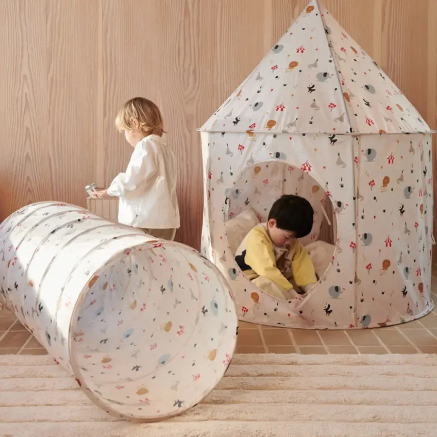 Liewood Oaks pop up legetelt, peach/sea shell