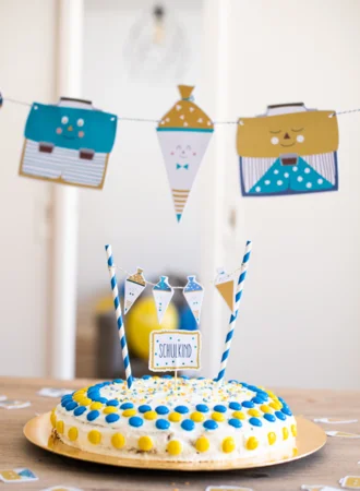 Girlande zur Einschulung, Schultüten und Schulranzen, weiss/gelb/blau