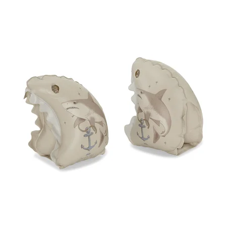 Konges Sløjd Schwimmflügel, shark attack