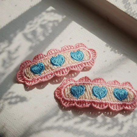 Konges Sløjd 2er-Pack Haarspangen mit Herzstickerei